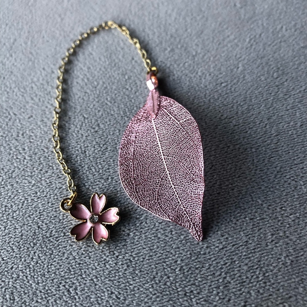 Pink Leaf Bookmark ~ Chain with Flower ~ Brand New!